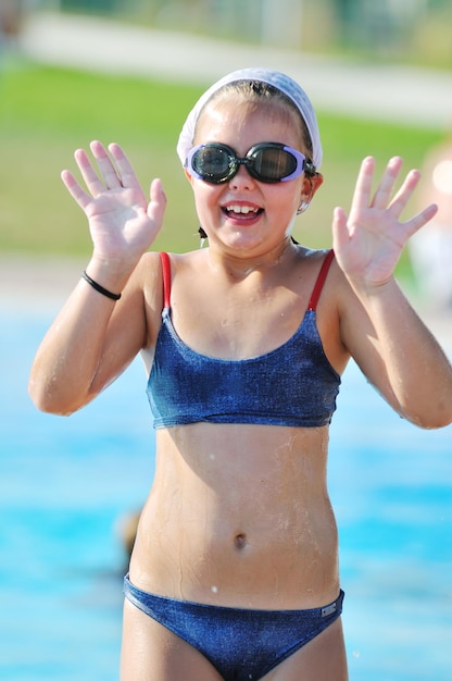 diversão na piscina