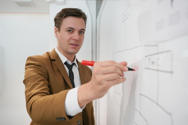 Diverse Geschäftsleute bei einem Meeting