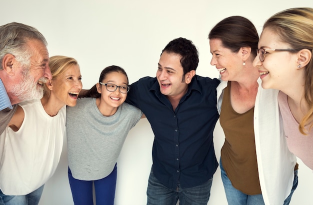 Foto diverse menschen zusammen teamwork-partnerschaft