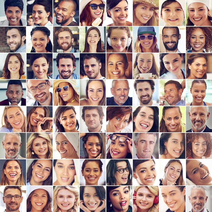 Foto diversidad de grupos grandes y personas con felicidad, confianza y diferentes razas con alegría, alegría y emoción. caras de retratos y seres humanos felices con sonrisa de collage y encanto con belleza.