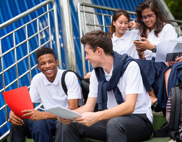 Diversity-Studenten-Freund-Glück-Konzept