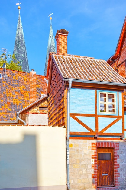 Divertida pequeña casa con entramados de madera en Quedlinburg, Alemania