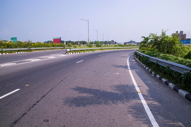 Foto divida a estrada expressway em bhanga interexchange de bangladesh