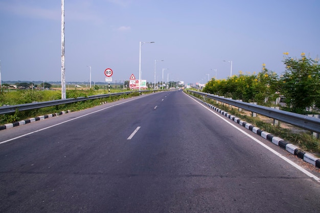 Foto dividir la carretera de la autopista en bhanga intercambio de bangladesh