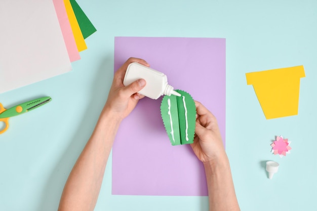 DIY Una postal con un cactus en una maceta Instrucciones fotográficas paso a paso