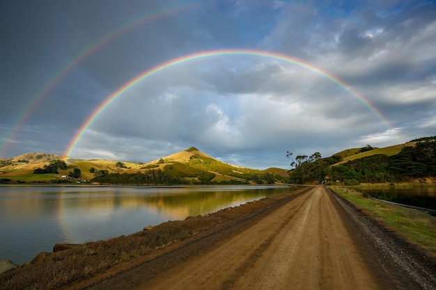 Doble arco iris sobre la península de Otago