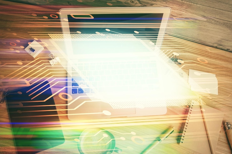 Foto doble exposición del boceto del holograma de datos sobre el fondo de la mesa de estudio con el concepto de computadora de la vista superior de ai