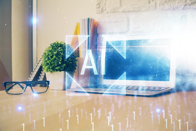 Doble exposición de computadora de escritorio y holograma temático de tecnología Concepto de desarrollo de software