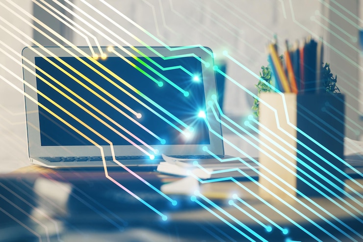Foto doble exposición de computadora portátil y holograma temático de tecnología concepto de trabajo independiente