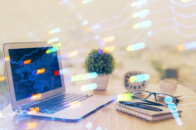 Doble exposición del escritorio con computadora en el fondo y dibujo temático tecnológico Concepto de big data