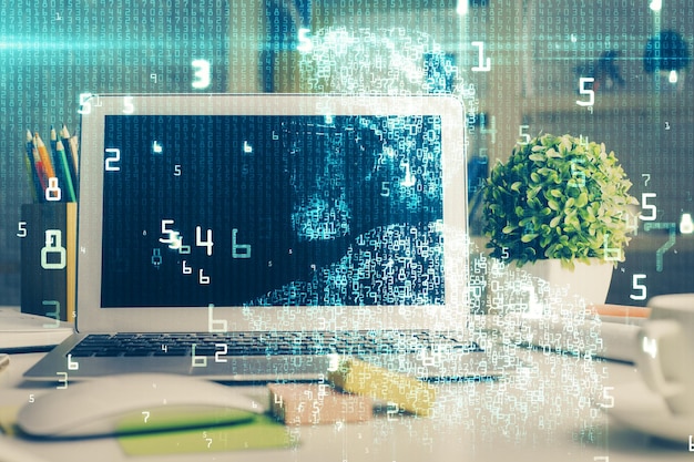 Doble exposición del escritorio con computadora personal en el fondo y dibujo de tema tecnológico Concepto de Bigdata