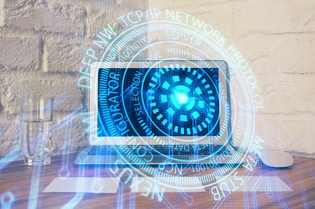 Doble exposición del escritorio con computadora personal en el fondo y dibujo de tema tecnológico Concepto de Bigdata