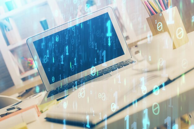 Doble exposición de escritorio con computadora personal en segundo plano y dibujo de tema tecnológico Concepto de análisis de datos