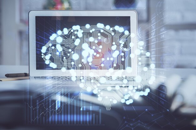 Doble exposición del espacio de trabajo con computadora y holograma de dibujo del cerebro humano Concepto de tormenta de ideas
