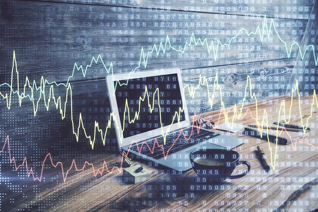 Doble exposición del gráfico forex y espacio de trabajo con computadora Concepto de comercio internacional en línea