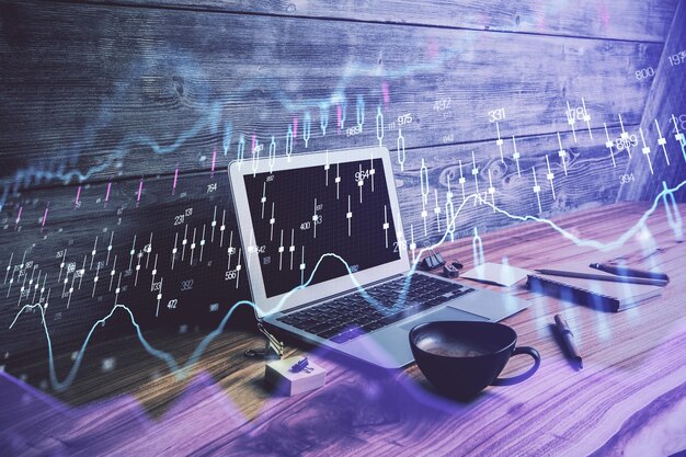 Doble exposición del gráfico forex y espacio de trabajo con computadora Concepto de comercio internacional en línea