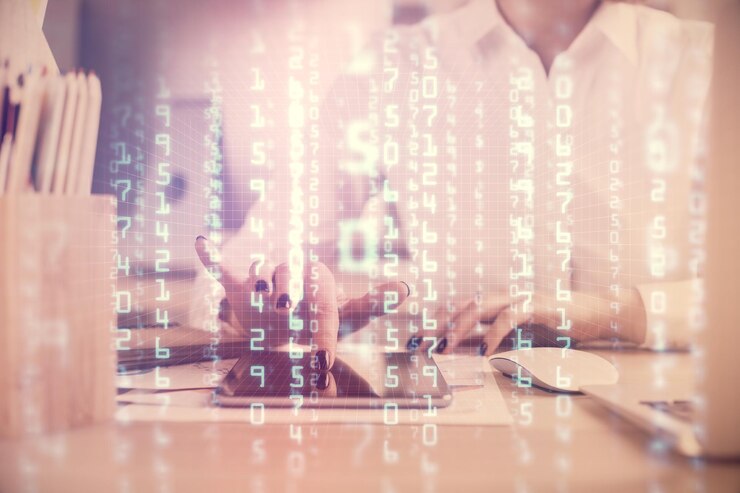 Foto doble exposición del holograma de boceto de tecnología y mujer sosteniendo y usando un concepto de ai de dispositivo móvil