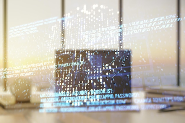 Doble exposición del holograma del cráneo del código creativo en el fondo del portátil Concepto de malware y delincuencia cibernética