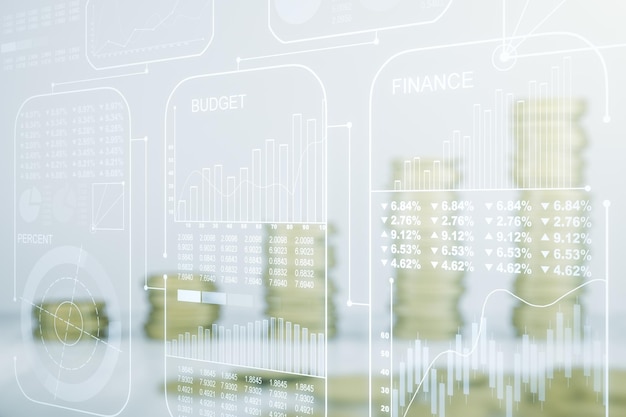 Doble exposición de holograma de datos de estadísticas creativas abstractas en monedas en crecimiento apila análisis de fondo y concepto de pronóstico