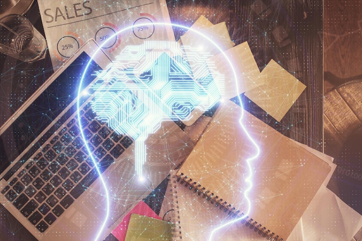 Foto doble exposición del holograma de dibujo del cerebro sobre el fondo de la mesa de trabajo de vista superior con computadora concepto de big data