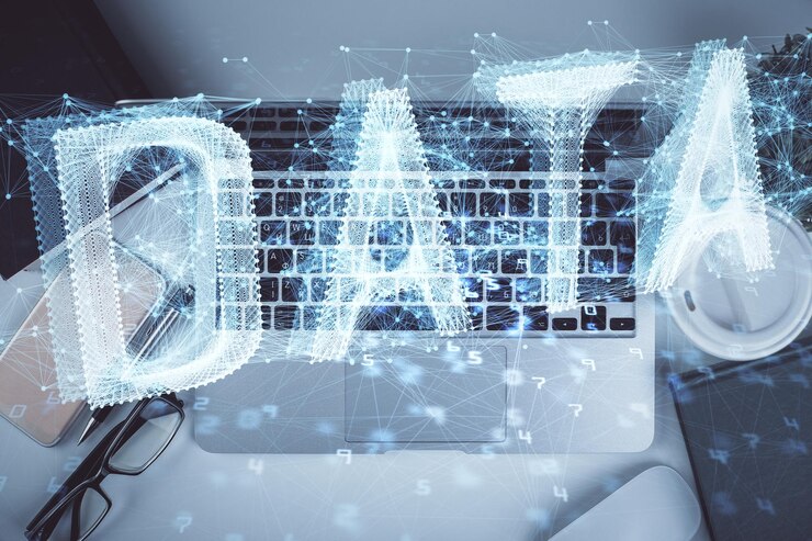 Foto doble exposición del holograma de dibujo del tema de datos sobre el fondo de la mesa de trabajo de vista superior con concepto de tecnología de computadora