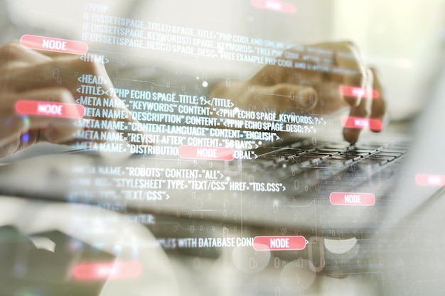 Doble exposición de un holograma de lenguaje de programación abstracto con las manos escribiendo en una computadora portátil en el concepto de investigación y desarrollo de fondo