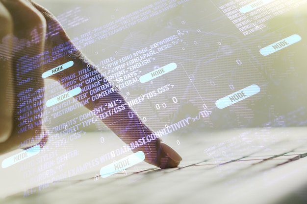 Doble exposición de un holograma de lenguaje de programación abstracto con un mapa del mundo y manos escribiendo en una computadora portátil en el concepto de investigación y desarrollo de fondo