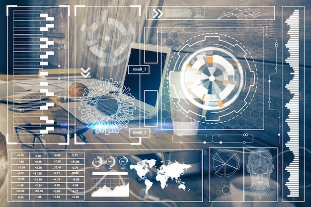 Doble exposición de holograma temático de computadora y tecnología Concepto de trabajo independiente