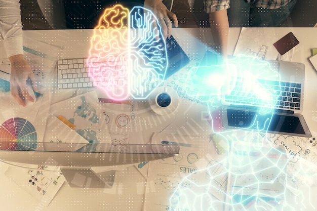 Doble exposición de hombre y mujer trabajando juntos y humano en ar vr gafas dibujo holográfico tecnología concepto de realidad virtual fondo informático