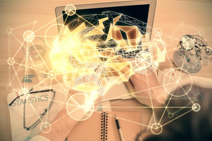 Foto doble exposición de las manos del hombre escribiendo sobre el teclado de la computadora y dibujando un holograma cerebral vista superior ai y concepto de tecnología de datos