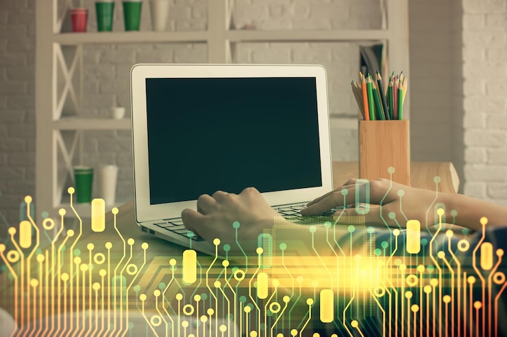 Foto doble exposición de manos de mujeres trabajando en computadora y dibujo de hologramas de temas de datos concepto técnico