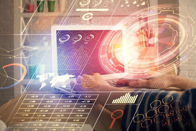 Doble exposición de manos de mujeres trabajando en computadora y dibujo de hologramas de temas de datos Concepto técnico