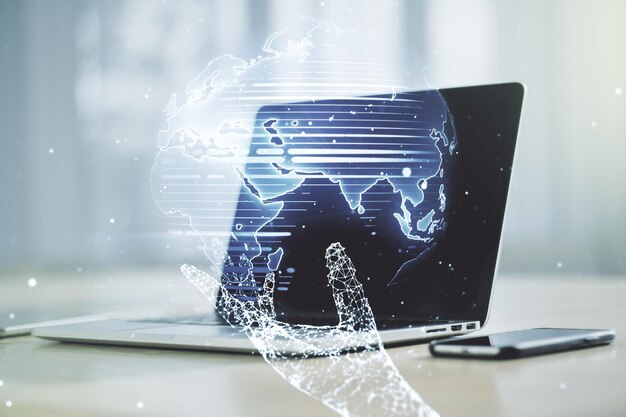 Doble exposición del mapa mundial digital abstracto sobre el concepto de estrategia e investigación de antecedentes de portátiles