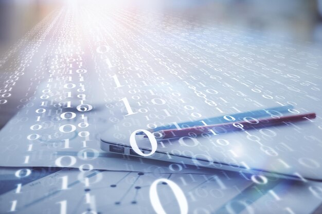Doble exposición de la mesa con la computadora en el fondo y el concepto de tecnología de datos del holograma del tema de los datos