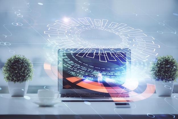 Doble exposición de la mesa con computadora en el fondo y dibujo del tema de los datos Concepto de innovación