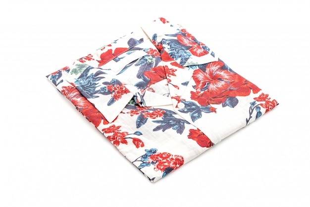 dobrar camisa isolada