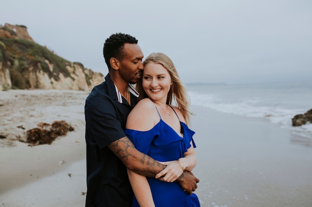 Doce casal na praia