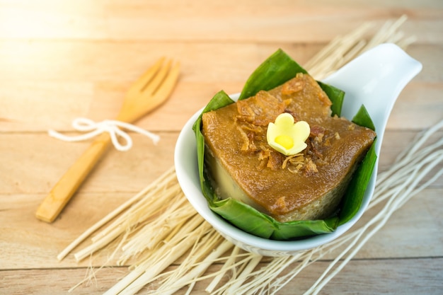 Doce creme tailandês feito de ovos, leite de coco e açúcar de coco