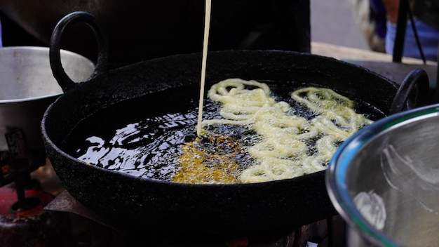 Doce imagem indiana de fazer jalebi