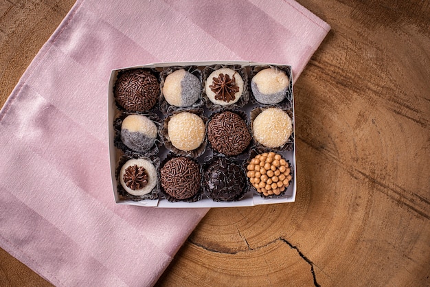 Doce típico brasileiro chamado brigadeiro