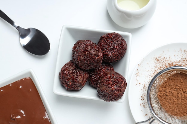 Doce tradicional brasileiro Brigadeiro Doce de chocolate brasileiro