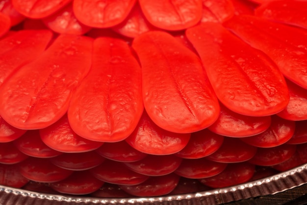 Doces com vários doces de chocolate ao leite e gomas de geléia