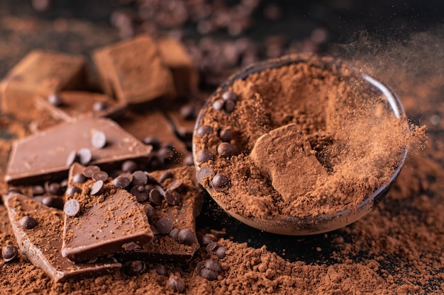 Doces de trufas de chocolate em cacau em pó manteiga de chocolate natural sobremesa doces refeição lanche