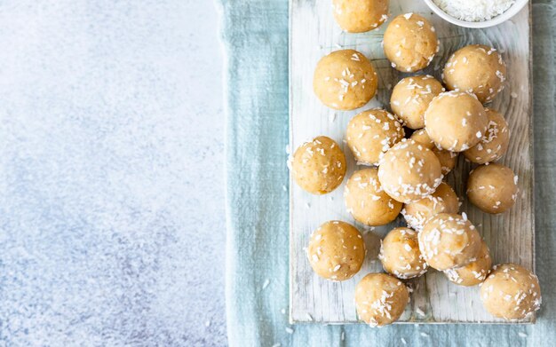 Doces tradicionais do festival indiano Laddoo ou Laddu Lanche doce popular na Índia Doces veganos