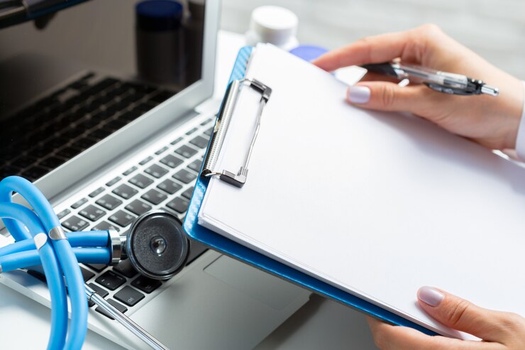 Foto el doctor escribe una receta pil