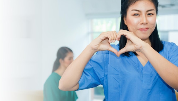 Doctor Women Handform Herz Gesundes Pflegekonzept und Weltherz Dat Konzept