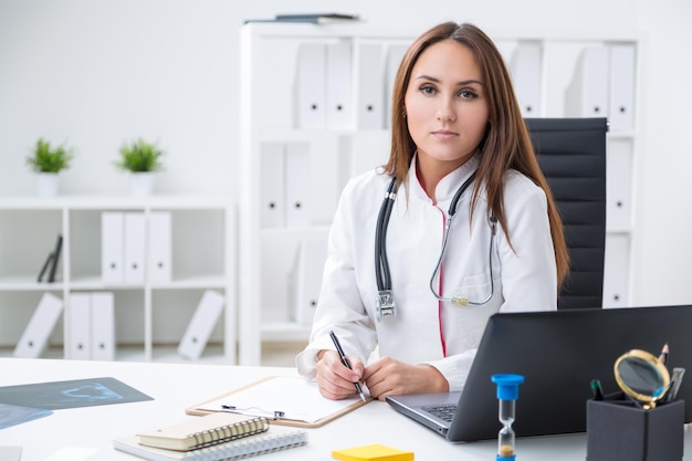 Doctora en el trabajo