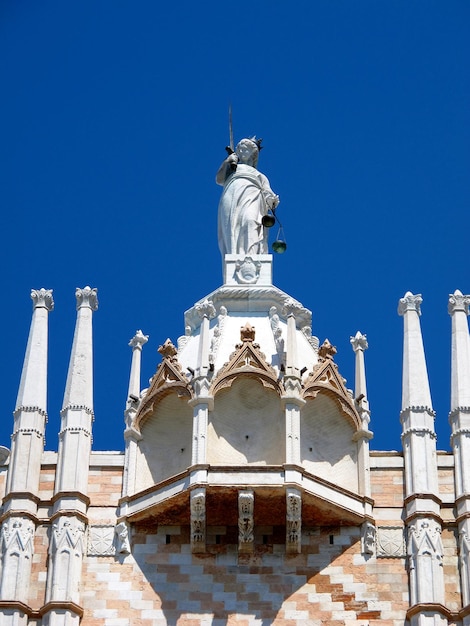 Dogenpalast auf dem Markusplatz Venedig Italien