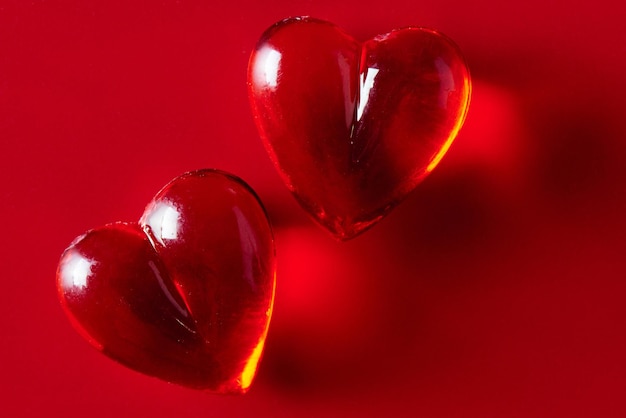 Dois corações de doces vermelhos. conceito de amor dia dos namorados