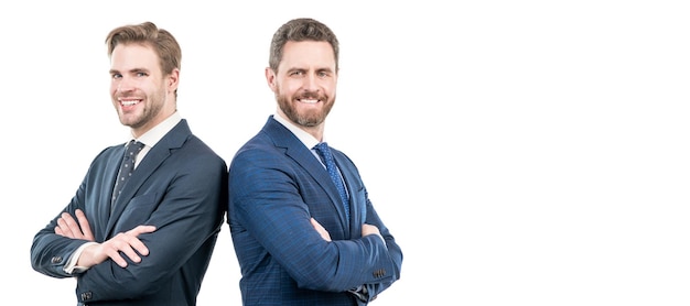 Dois líderes empresariais felizes de terno cruzam as mãos isoladas na liderança branca Bandeira de retrato de rosto de homem